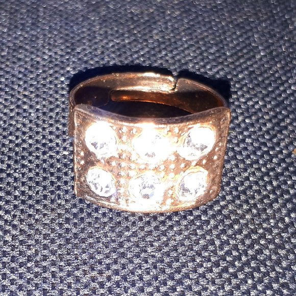 Ring - Picture 2 of 4